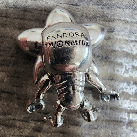 Pandora Stranger Things Moveable Demogorgon Charm - Picture 6 of 9
